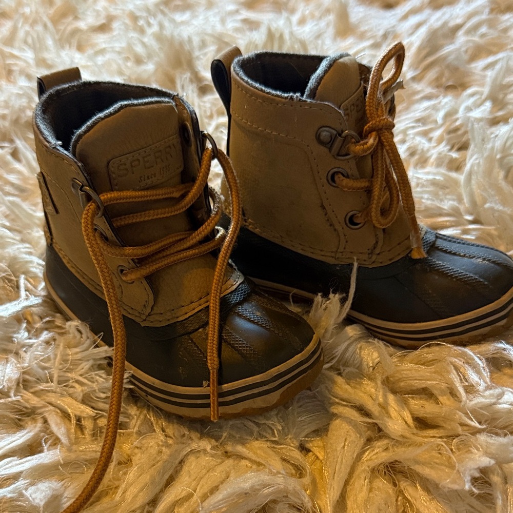 Sperry Kids Brown and Black duck Boots